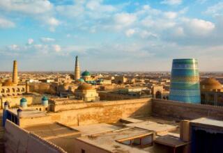 ヒヴァへの二日間の旅