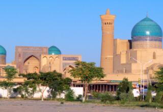 Excursión de 12 días a los santuarios budistas y zoroastrianos en Uzbekistán