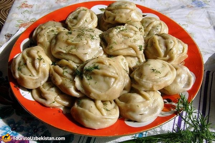 Таджикские блюда фото. Таджикские национальные блюда. Манты блюдо. Манты таджикский. Узбекская кухня манты.