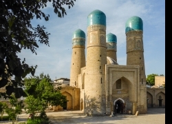 Benvenuti in Uzbekistan! Tour da Milano